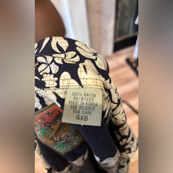 Beautiful Hawaiian 🌺 men’s casual men’s shirt 4XL by Pineapple Connection. - Picture 8 of 8